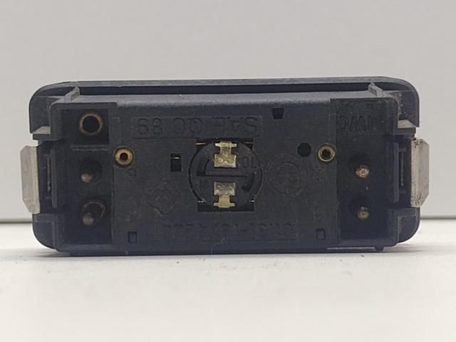 bontott BMW 3 E36 Vészvillogó Kapcsoló