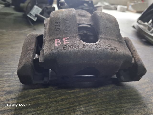 bontott BMW 3 E46 Bal első Féknyereg Munkahengerrel