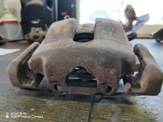 bontott BMW 3 E46 Bal első Féknyereg Munkahengerrel