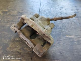 bontott BMW 3 E46 Bal első Féknyereg Munkahengerrel