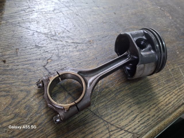 bontott BMW 3 E46 Dugattyú és Hajtókar