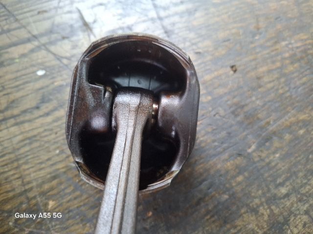 bontott BMW 3 E46 Dugattyú és Hajtókar