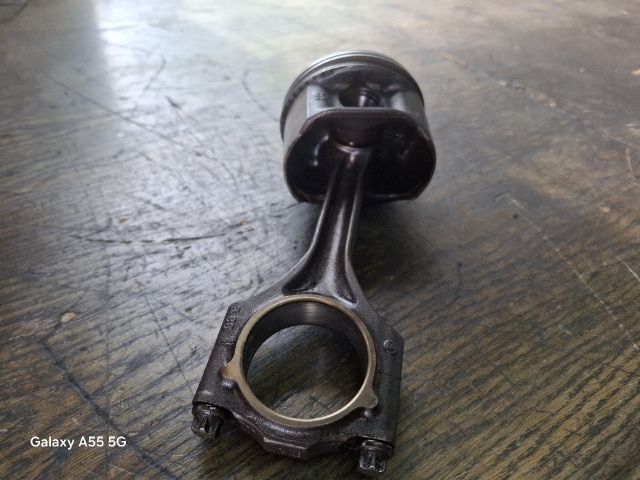 bontott BMW 3 E46 Dugattyú és Hajtókar