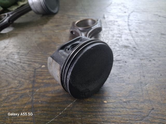 bontott BMW 3 E46 Dugattyú és Hajtókar