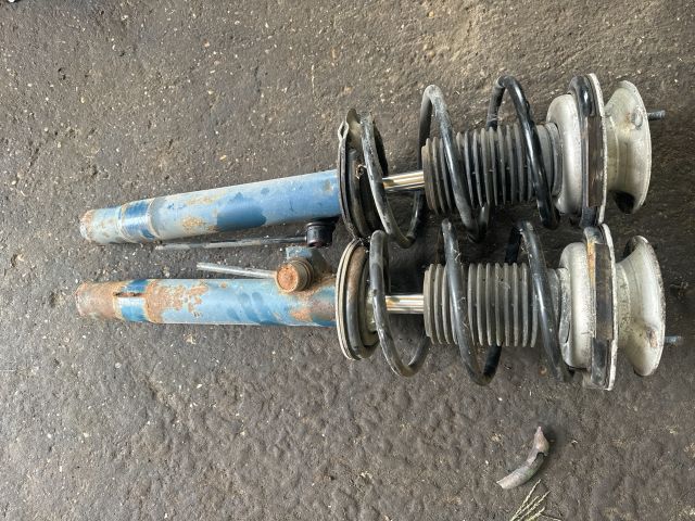 bontott BMW 3 E46 Első Rugó Pár