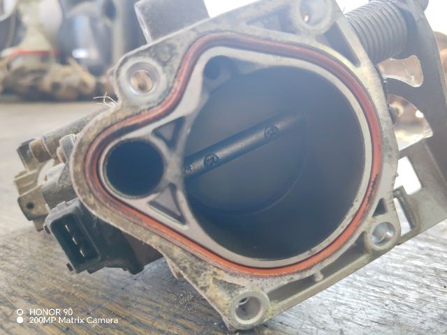 bontott BMW 3 E46 Fojtószelep (Mechanikus)