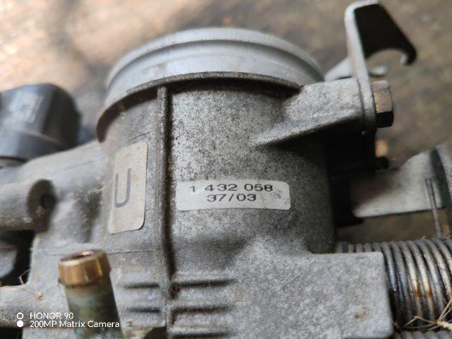 bontott BMW 3 E46 Fojtószelep (Mechanikus)