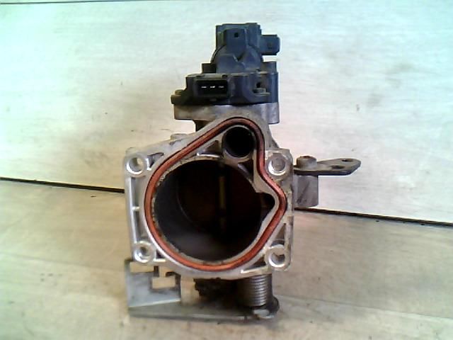 bontott BMW 3 E46 Fojtószelep (Mechanikus)