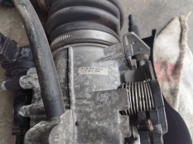 bontott BMW 3 E46 Fojtószelep (Mechanikus)