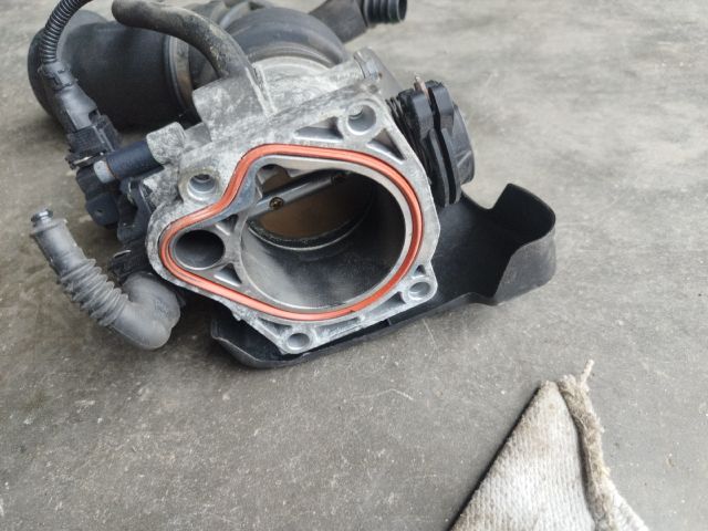 bontott BMW 3 E46 Fojtószelep (Mechanikus)