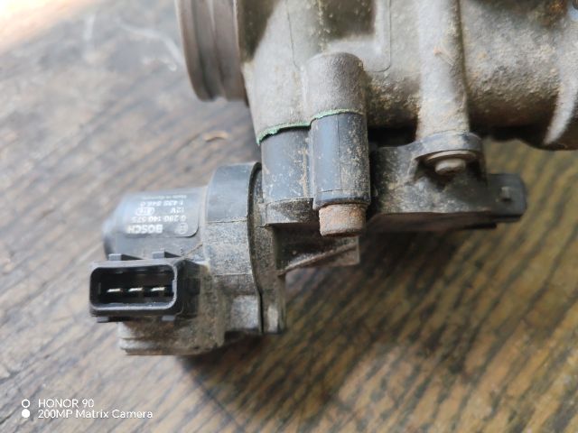 bontott BMW 3 E46 Fojtószelep (Mechanikus)