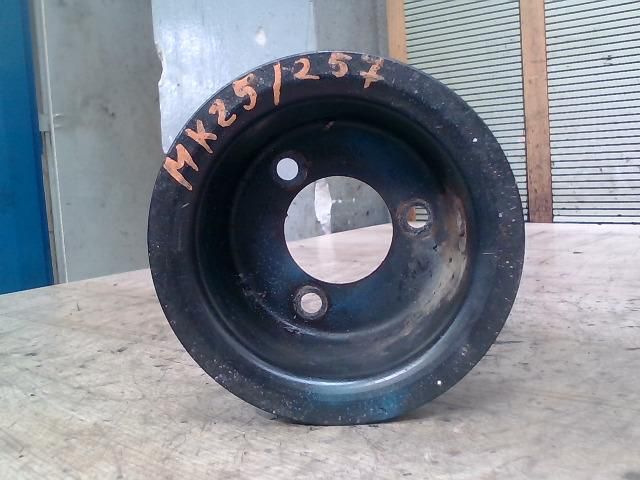 bontott BMW 3 E46 Főtengely Szíjtárcsa