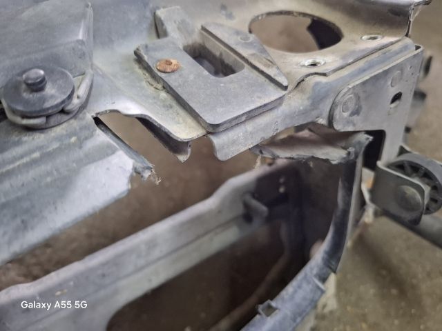 bontott BMW 3 E46 Homlokfal (Üres lemez)