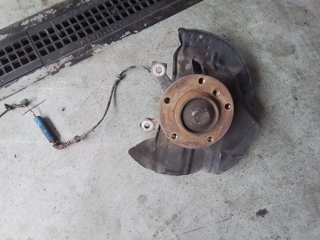 bontott BMW 3 E46 Jobb első Csonkállvány Kerékaggyal