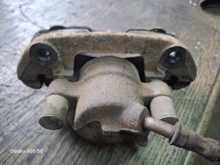 bontott BMW 3 E46 Jobb első Féknyereg Munkahengerrel