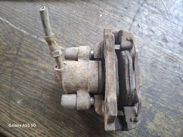 bontott BMW 3 E46 Jobb hátsó Féknyereg Munkahengerrel