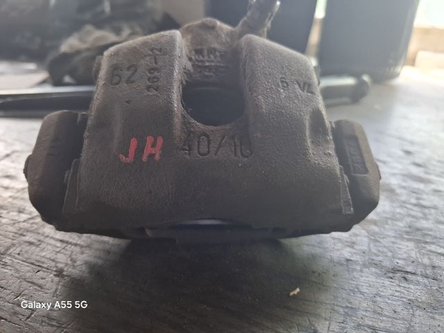 bontott BMW 3 E46 Jobb hátsó Féknyereg Munkahengerrel