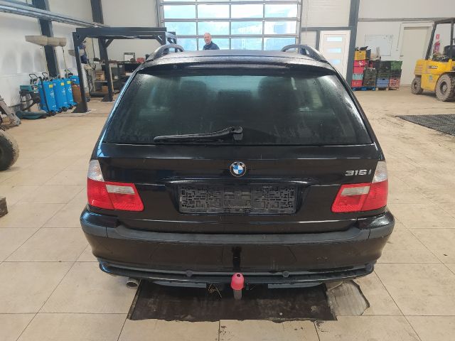 bontott BMW 3 E46 Jobb hátsó Féknyereg Munkahengerrel