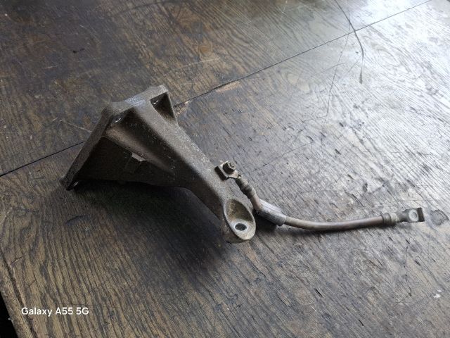 bontott BMW 3 E46 Motor Tartó Bak (Fém)