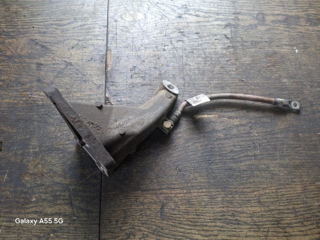 bontott BMW 3 E46 Motor Tartó Bak (Fém)