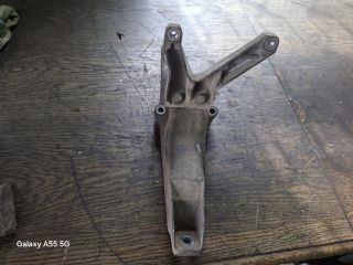 bontott BMW 3 E46 Motor Tartó Bak (Fém)