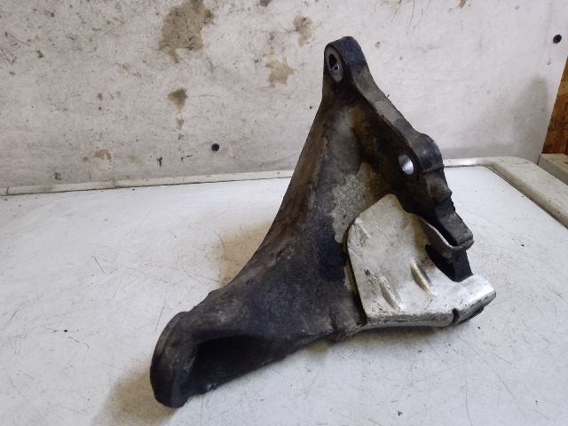 bontott BMW 3 E46 Motor Tartó Bak (Fém)