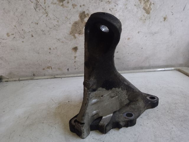 bontott BMW 3 E46 Motor Tartó Bak (Fém)