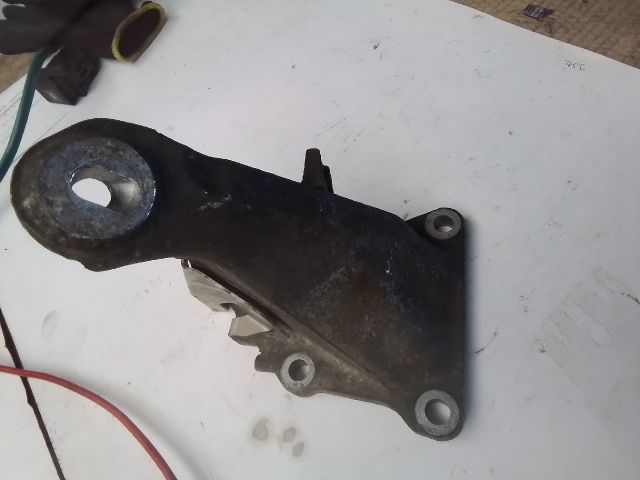 bontott BMW 3 E46 Motor Tartó Bak (Fém)