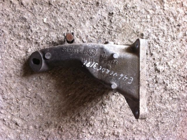 bontott BMW 3 E46 Motor Tartó Bak Jobb
