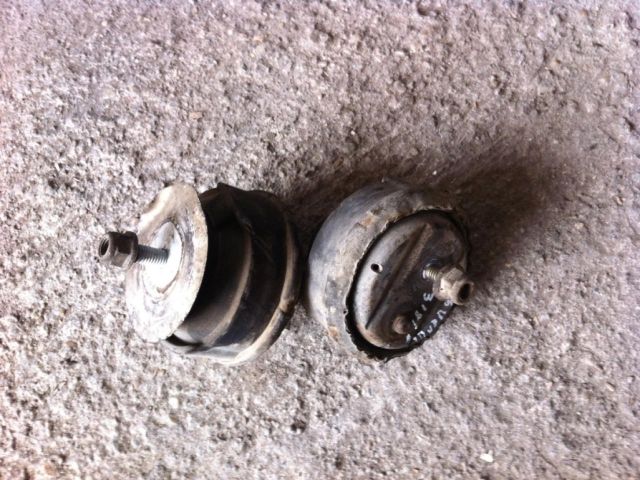 bontott BMW 3 E46 Motor Tartó Bak (Pozíciófüggetlen)