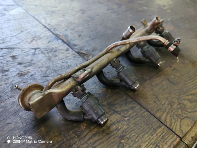 bontott BMW 3 E46 Porlasztó Sor / Híd