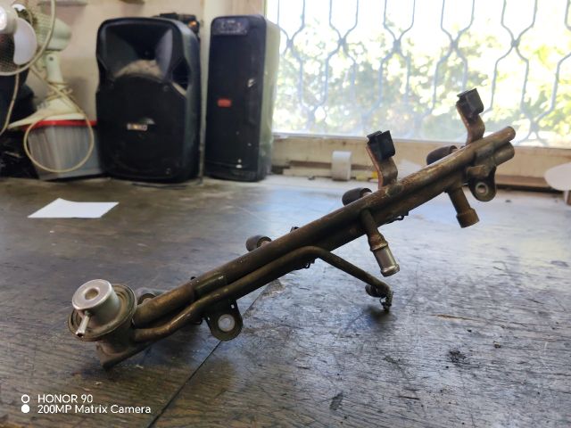 bontott BMW 3 E46 Porlasztó Sor / Híd