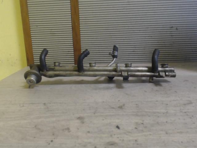 bontott BMW 3 E46 Porlasztó Sor / Híd