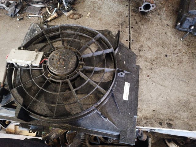 bontott BMW 3 E46 Hűtőventilátor