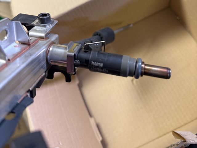 bontott BMW 3 E46 Porlasztó (1 db)