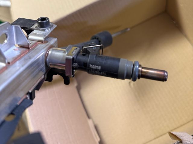 bontott BMW 3 E46 Porlasztó (1 db)