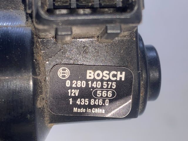 bontott BMW 3 E46 Fojtószelep (Mechanikus)