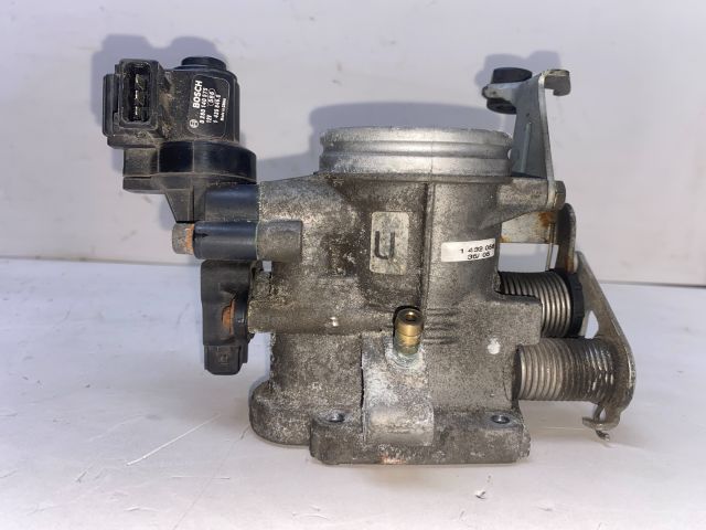 bontott BMW 3 E46 Fojtószelep (Mechanikus)