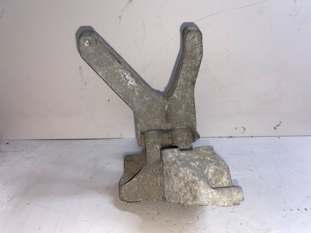 bontott BMW 3 E46 Motor Tartó Bak Bal