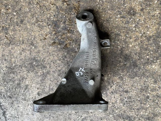 bontott BMW 3 E46 Motor Tartó Bak (Pozíciófüggetlen)