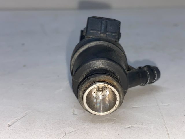 bontott BMW 3 E46 Porlasztó (1 db)