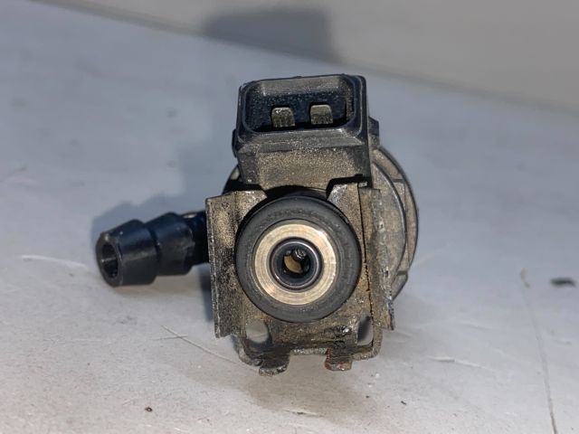 bontott BMW 3 E46 Porlasztó (1 db)