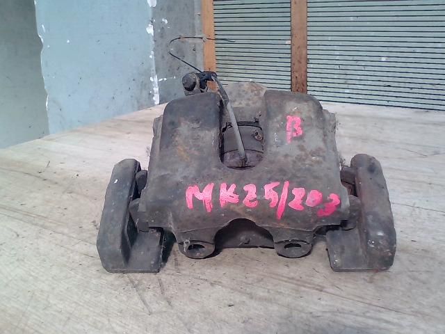 bontott BMW 3 E46 Bal első Féknyereg Munkahengerrel