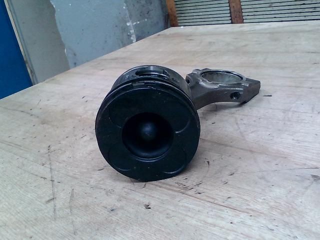 bontott BMW 3 E46 Dugattyú és Hajtókar