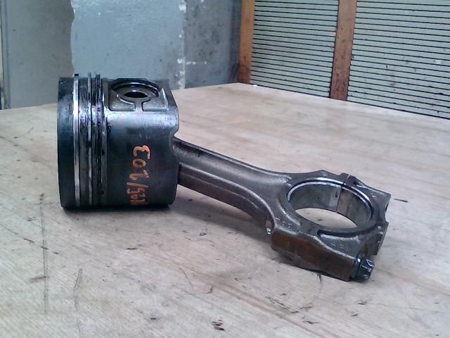 bontott BMW 3 E46 Dugattyú és Hajtókar