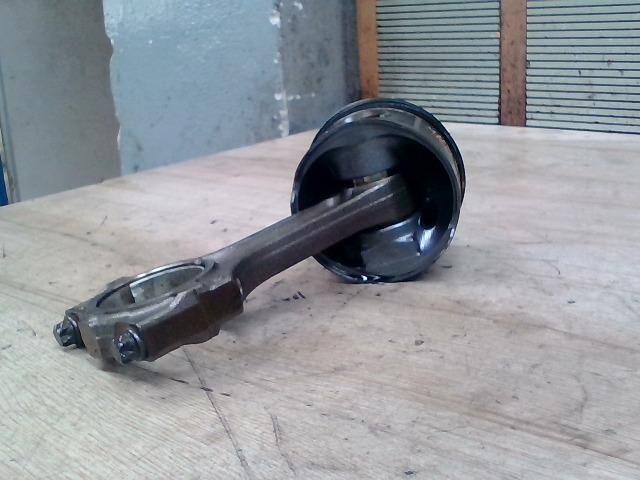 bontott BMW 3 E46 Dugattyú és Hajtókar