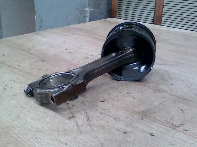 bontott BMW 3 E46 Dugattyú és Hajtókar