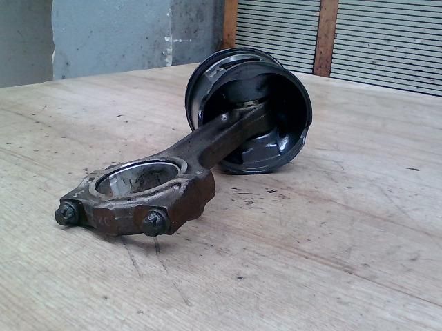 bontott BMW 3 E46 Dugattyú és Hajtókar