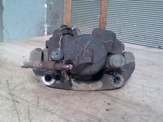 bontott BMW 3 E46 Jobb első Féknyereg Munkahengerrel