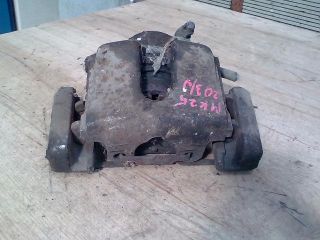 bontott BMW 3 E46 Jobb első Féknyereg Munkahengerrel